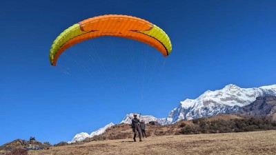 बाबु एडभेन्चरद्वारा नेपालमै पहिलोपटक हाइ अल्टिच्युडको प्याराग्लाइडिङ स्कुल सुरू